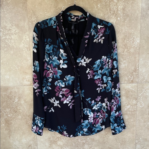 White House Black Market Blouse 4 Floral Tie Neck Women’s Black Blue Long Sleeve - Picture 3 of 12